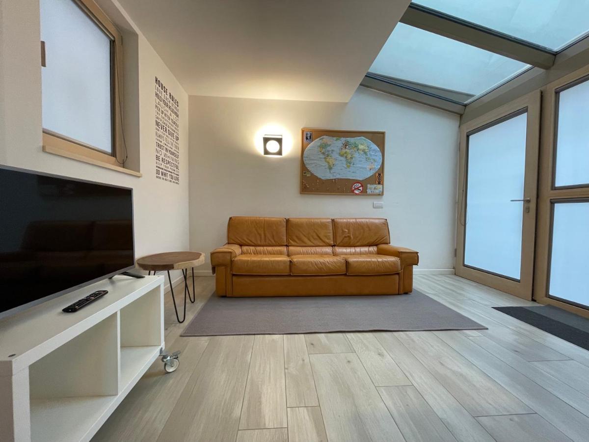Interno 2 Este Centro Exterior photo